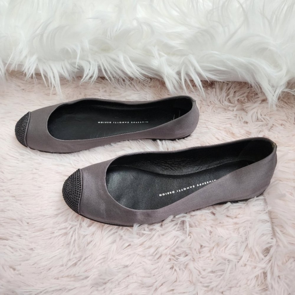 EUC GIUSEPPE ZANOTTI Malika Gray & Black Slip on Beaded Ballerina Flats Size 7 - Picture 6 of 9